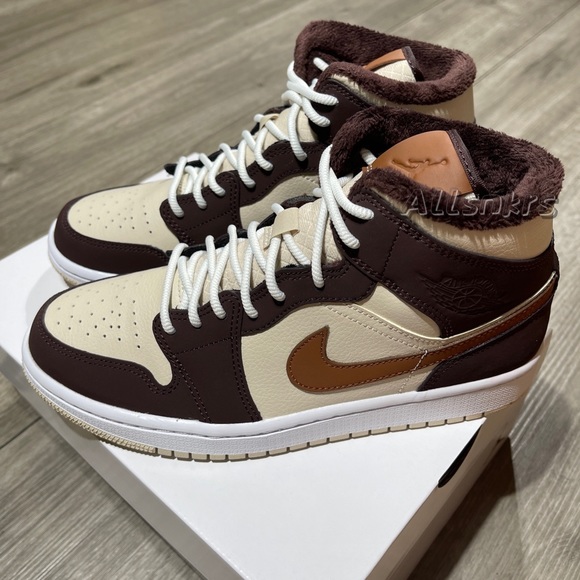 Air Jordan 1 Mid Women’s Brown Oatmeal - Picture 9 of 10